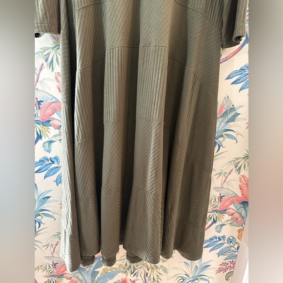 Soft Surroundings - Elegant Olive Green Long Sleeve Midi/Maxi Dress Size L - Picture 4 of 13